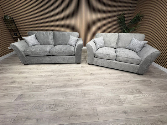 Furniture Village NEW LEGEND 3 Seater + 2 Seater Sofa Set - RRP £2290