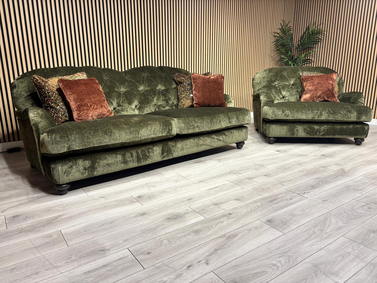 Alexander & James 4 Seater Button Back Sofa + Cuddle Chair, RRP: £3495