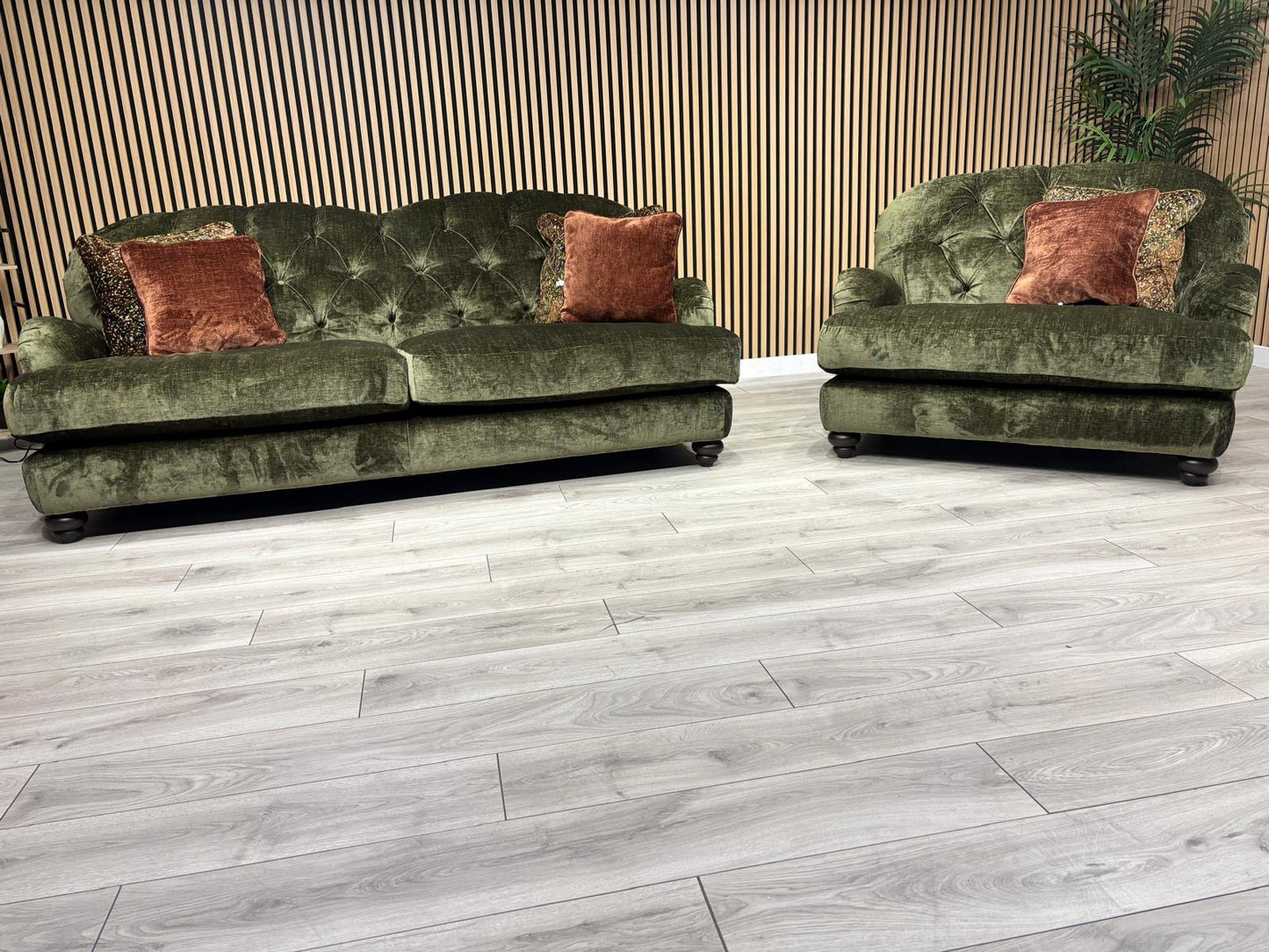 Alexander & James 4 Seater Button Back Sofa + Cuddle Chair, RRP: £3495