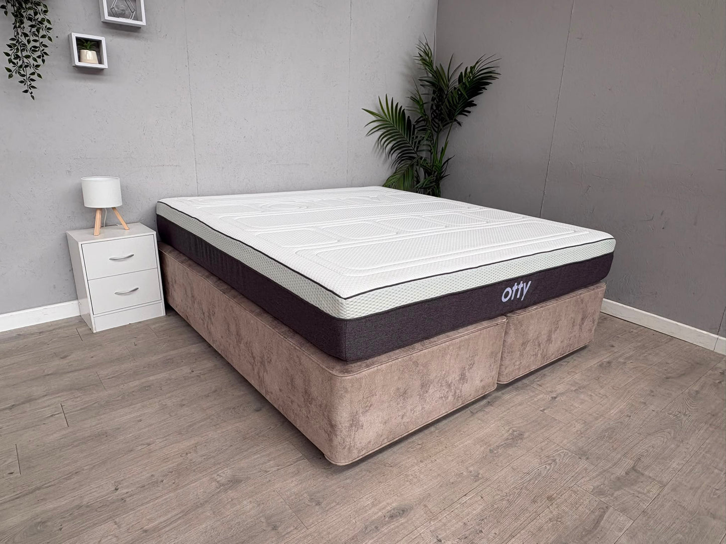 OTTY Pure Hybrid Bamboo 2000 Pocket Sprung 6ft Superking Mattress - RRP £849