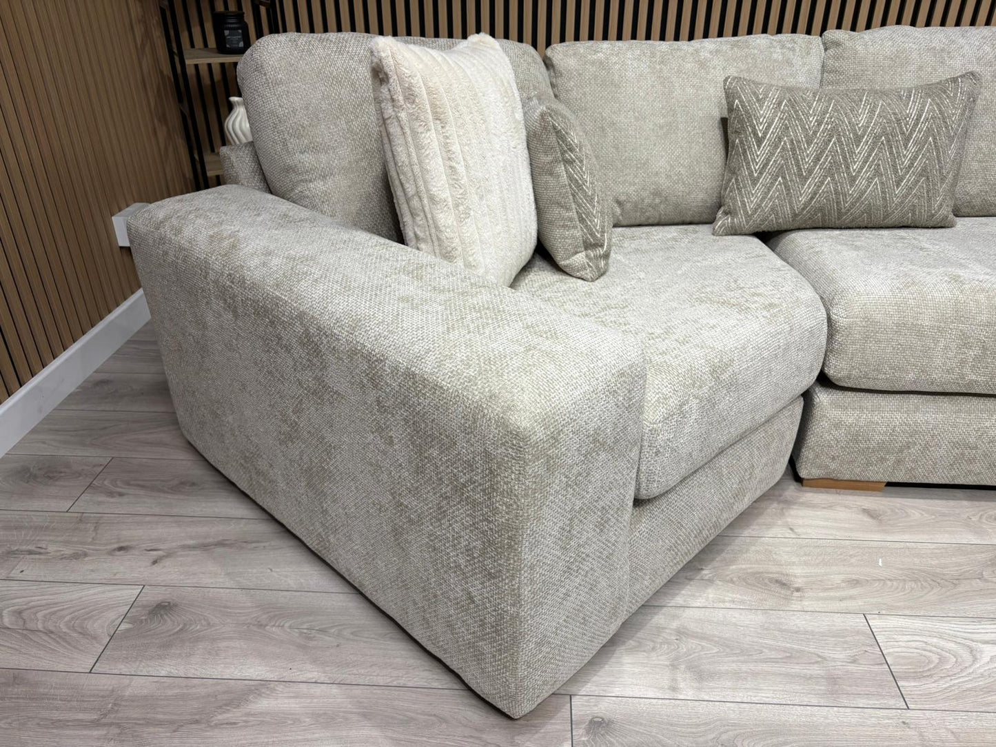 DFS Sample - Pandora RHF large Chaise Corner Sofa - RRP: £3495