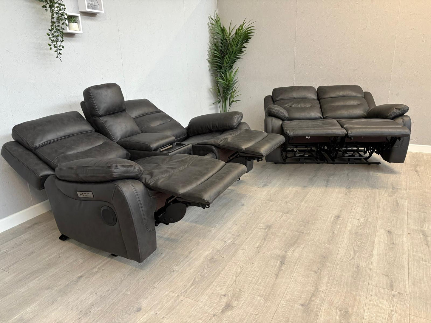 DFS Pierson 2+2 Seater Music Power Recliner Sofa Set with Console RRP £2298