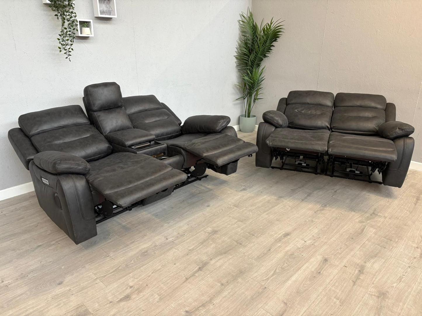 DFS Pierson 2+2 Seater Music Power Recliner Sofa Set with Console RRP £2298