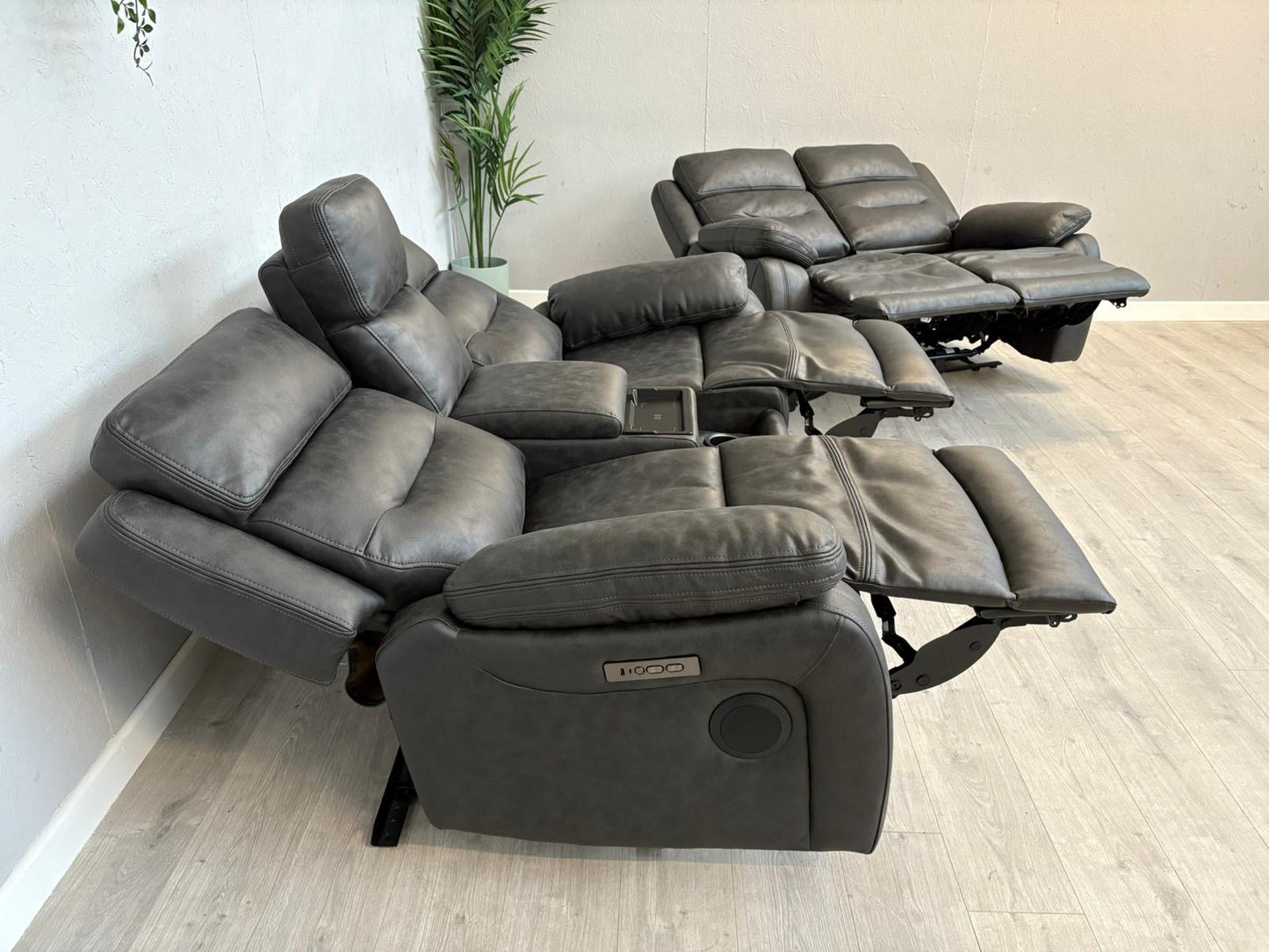 DFS Pierson 2+2 Seater Music Power Recliner Sofa Set with Console RRP £2298