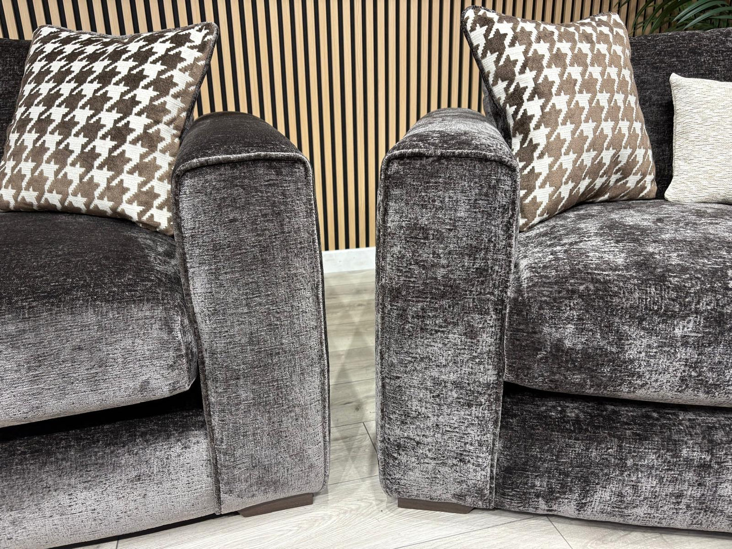Ashley Manor ADISA 3 Seater + 2 Seater Sofa Set - RRP £2898