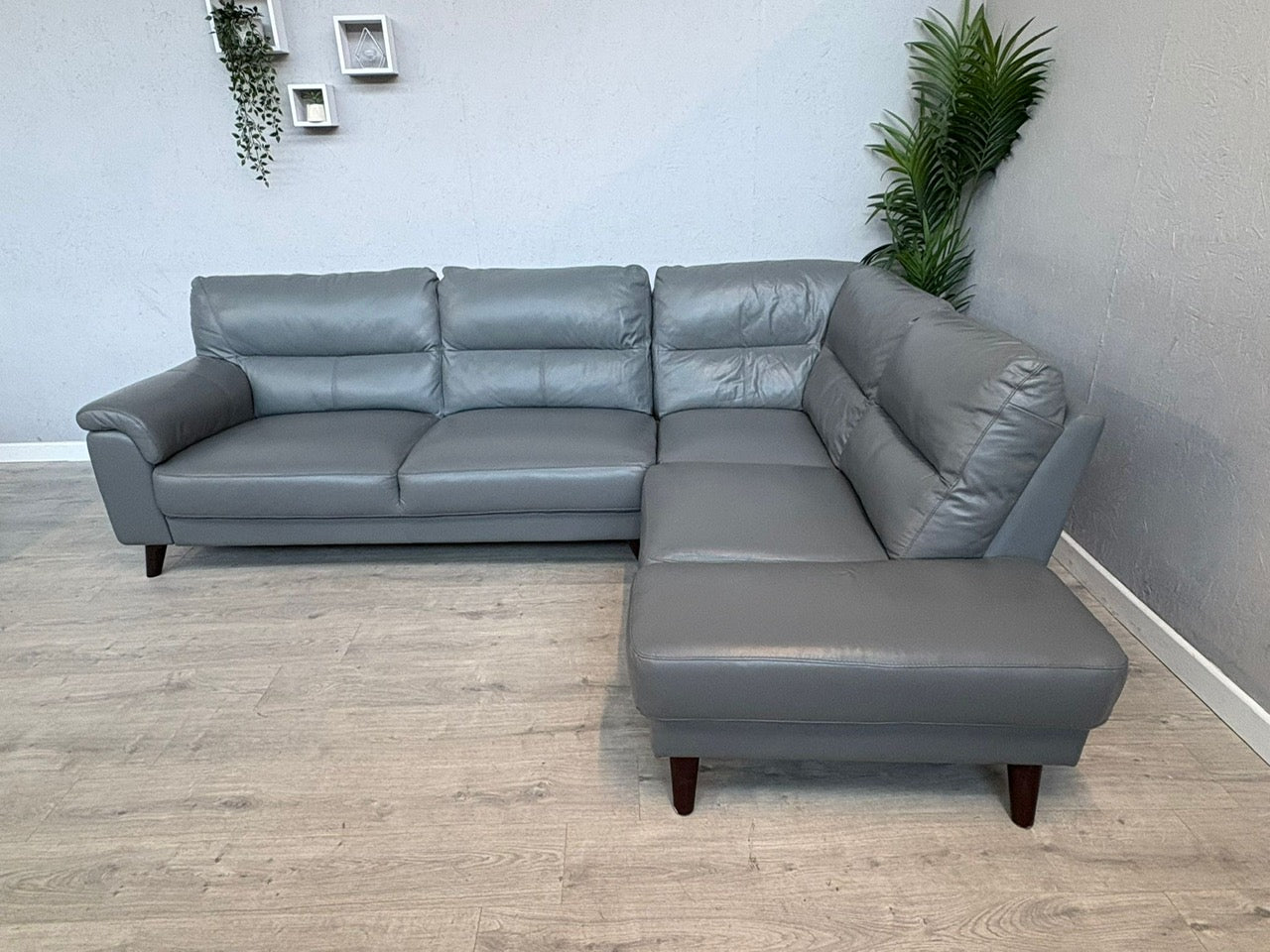 DFS - Leather Chaise End Corner Sofa - RRP £1999