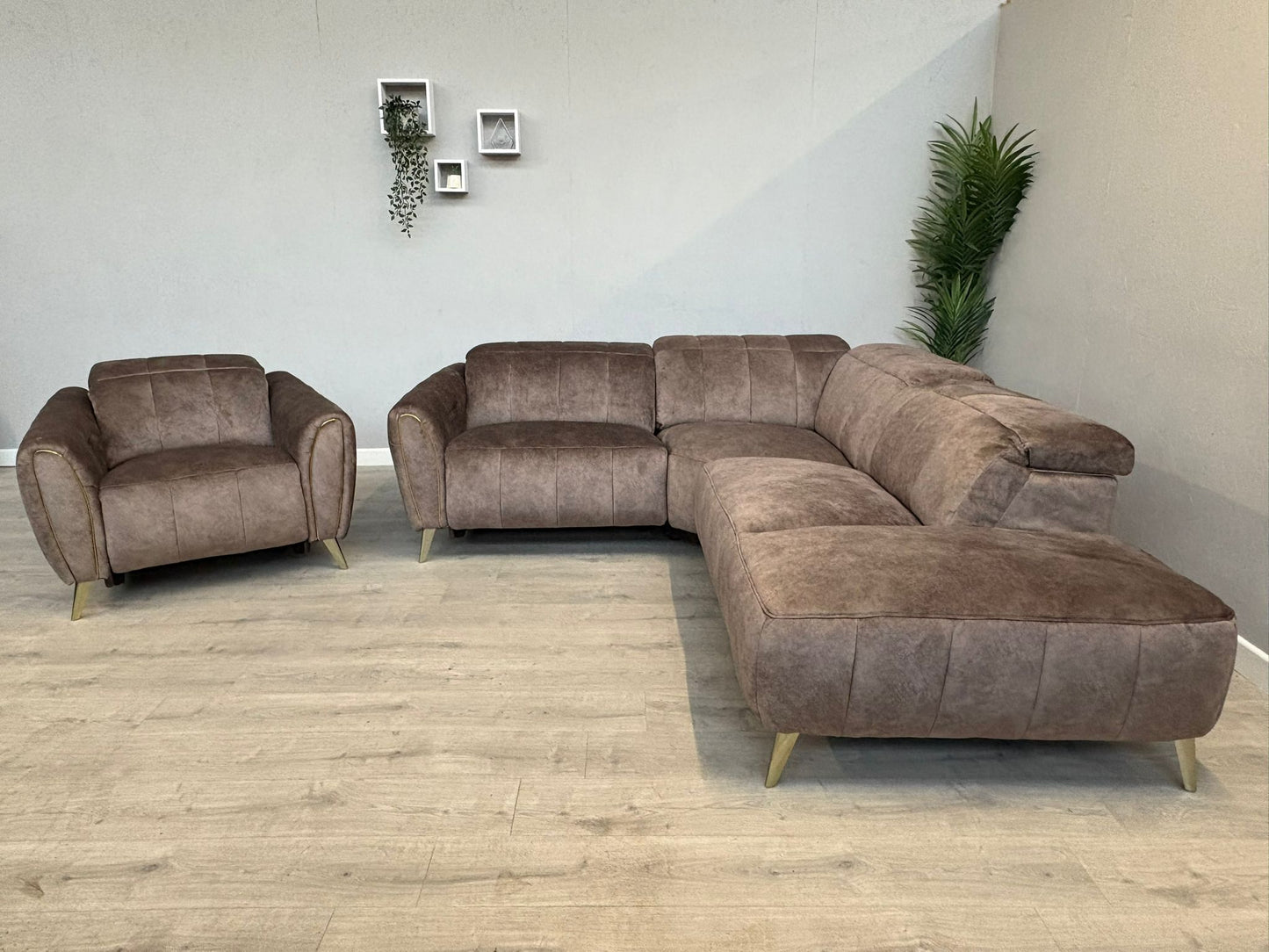DFS Lidia Left Hand Facing Arm Open End Power Recliner Corner Sofa + Chair, RRP: £2898