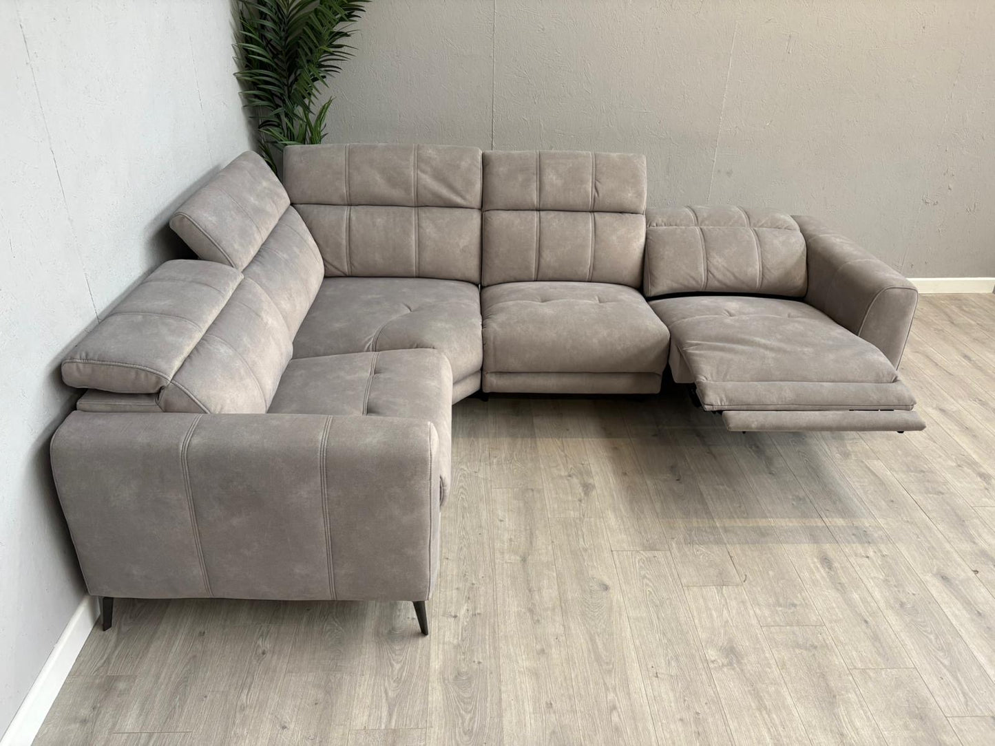 Furniture Village EZRA Fabric LHF Corner Sofa Power Recliners - RRP £3295