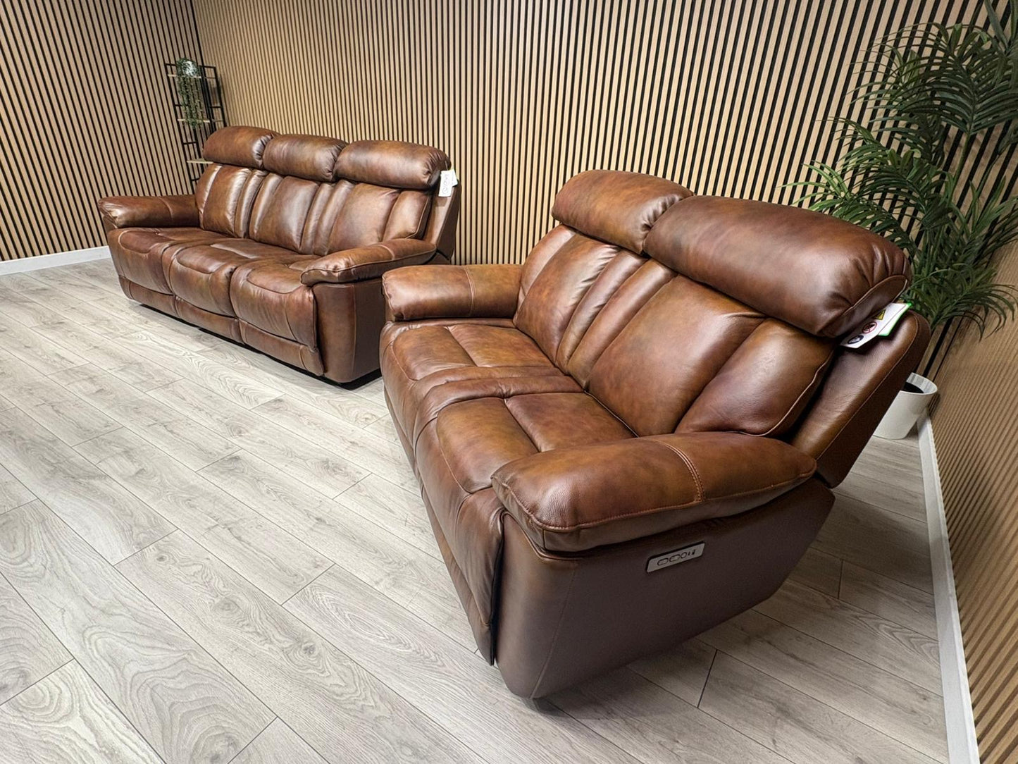 DFS Bravado Leather 3 Seater + 2 Seater Sofa Set, Power Recliners RRP: £3898