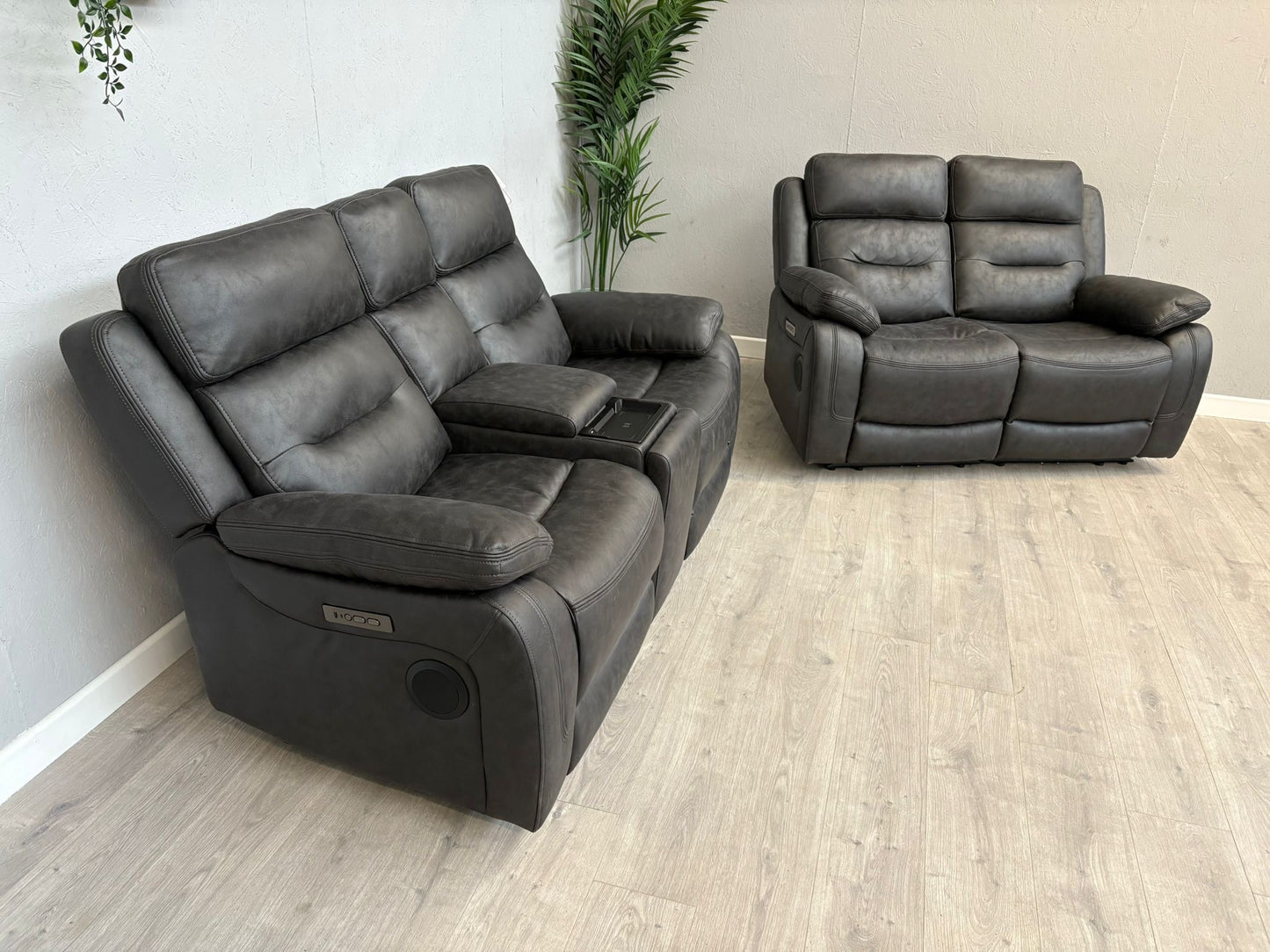 DFS Pierson 2+2 Seater Music Power Recliner Sofa Set with Console RRP £2298
