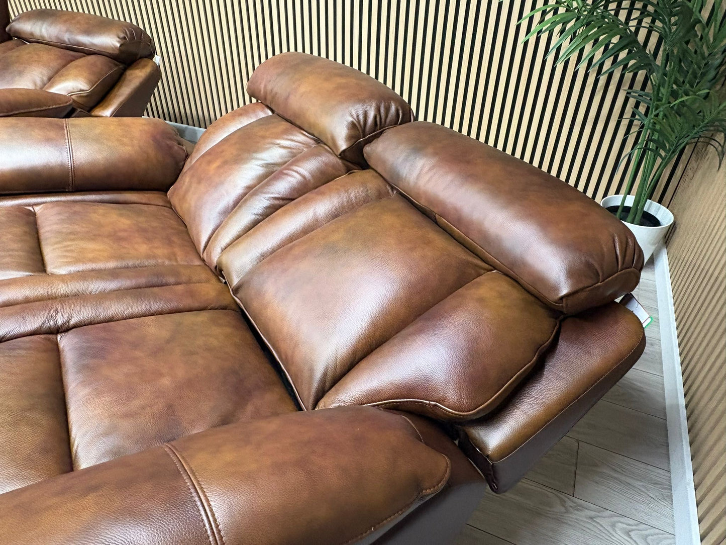 DFS Bravado Leather 3 Seater + 2 Seater Sofa Set, Power Recliners RRP: £3898