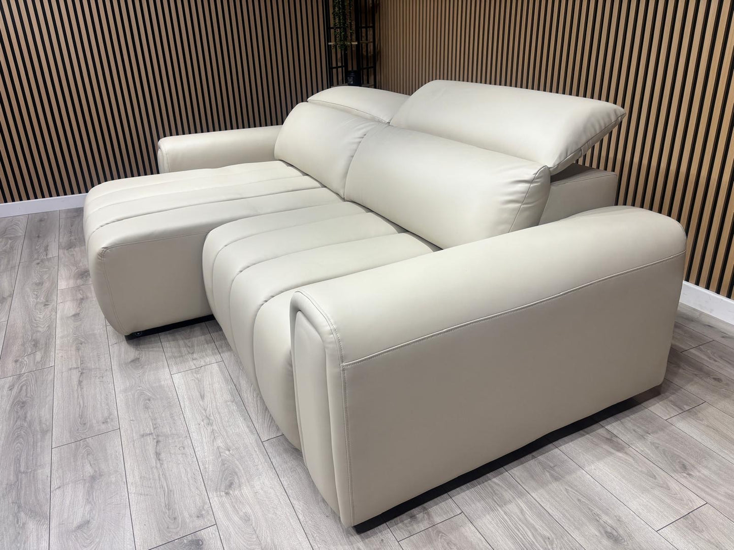 Michigan Leather 3 Seater Electric Double Chaise Cinema Sofa, RRP: £2495