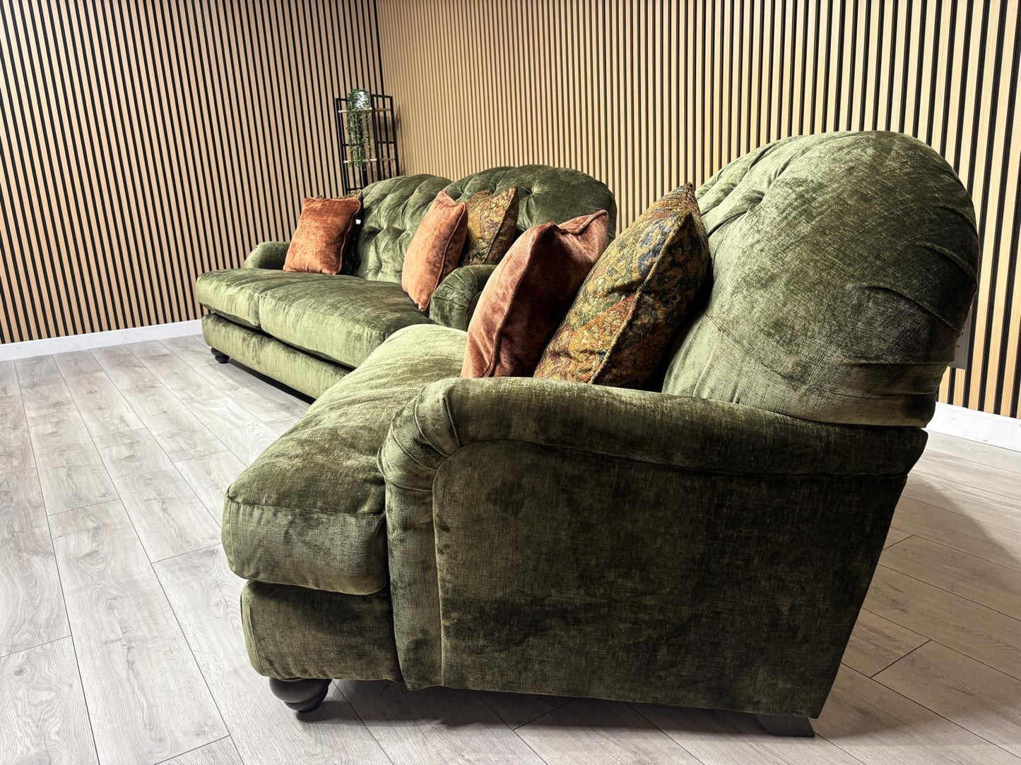 Alexander & James 4 Seater Button Back Sofa + Cuddle Chair, RRP: £3495
