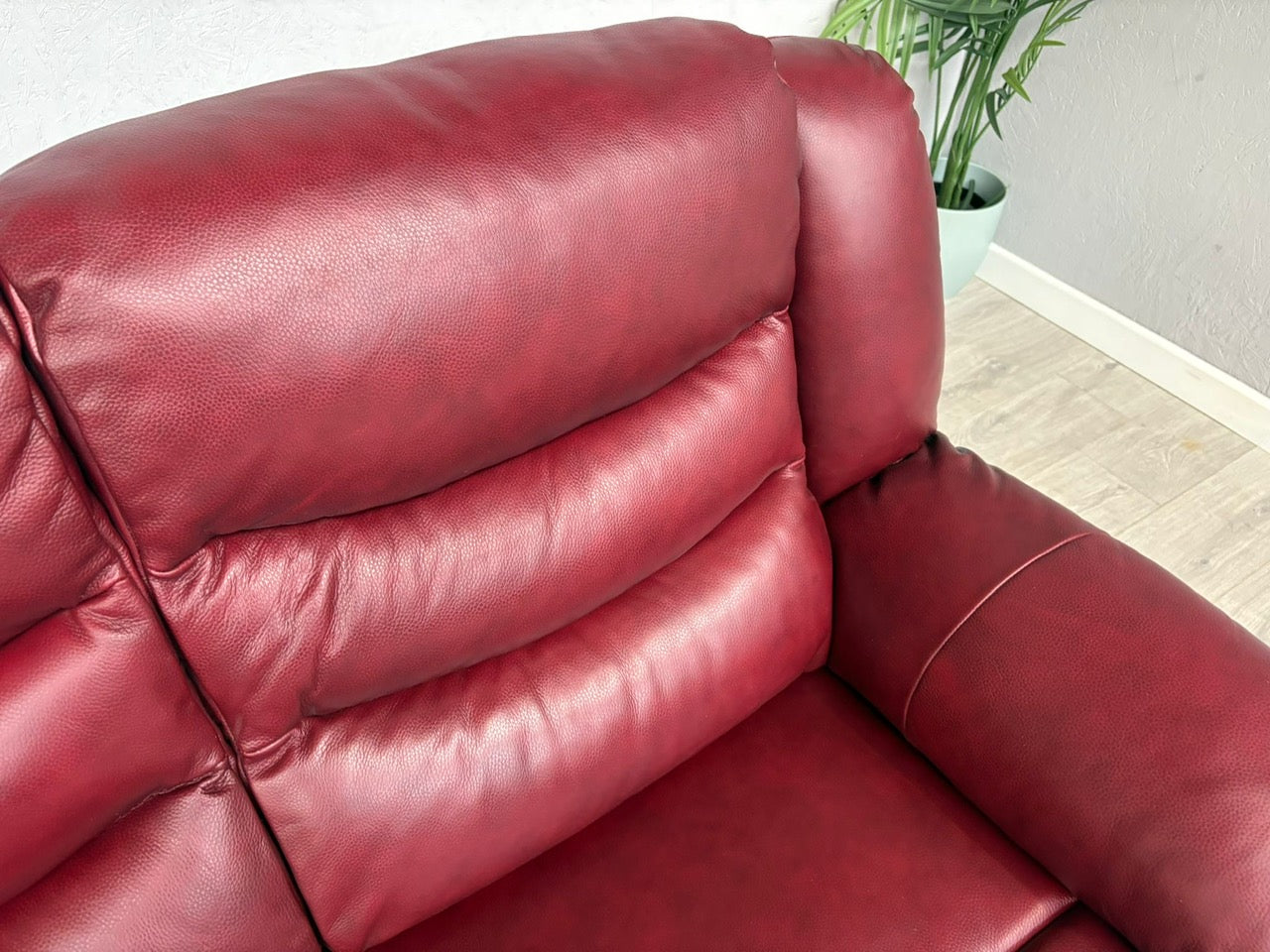 OakFurnitureLand Static Leather 2 Seater Sofa - RRP £1299