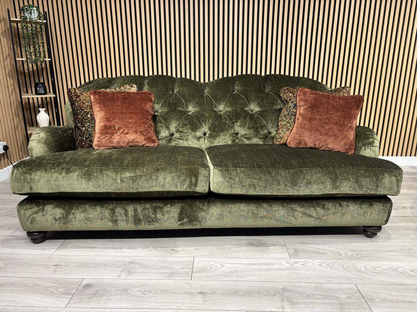 Alexander & James 4 Seater Button Back Sofa + Cuddle Chair, RRP: £3495