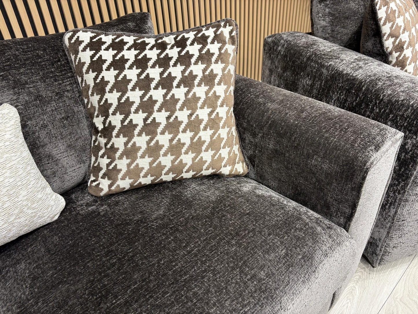 Ashley Manor ADISA 3 Seater + 2 Seater Sofa Set - RRP £2898