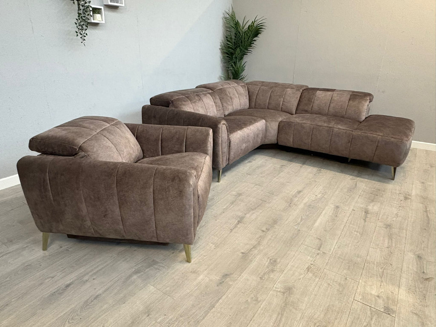 DFS Lidia Left Hand Facing Arm Open End Power Recliner Corner Sofa + Chair, RRP: £2898