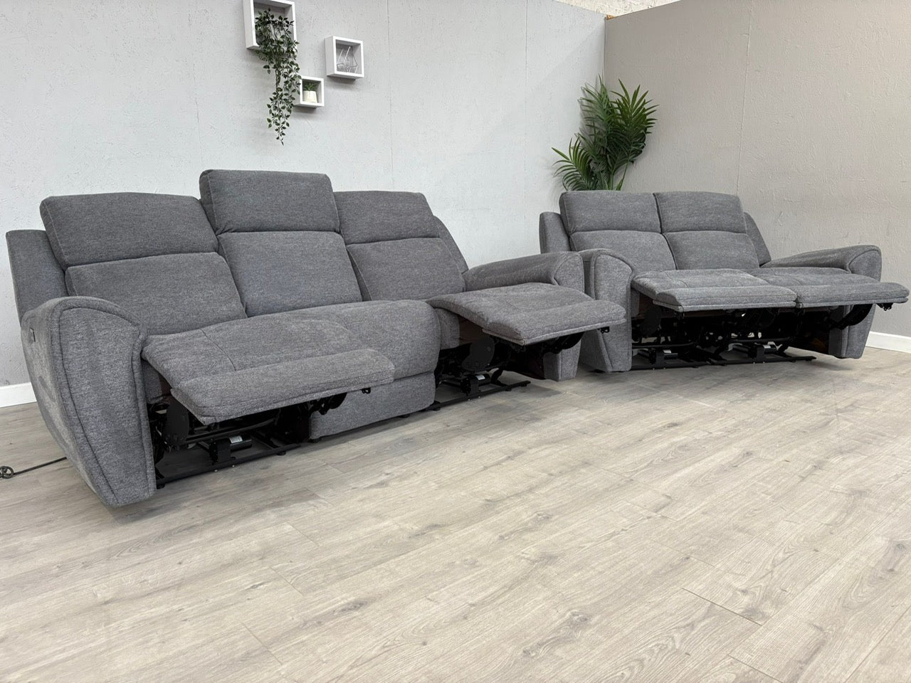 DFS Gilford 3 Seater + 2 Seater Power Recliner Sofa Set - RRP £1978