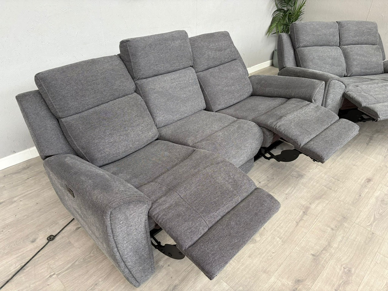 DFS Gilford 3 Seater + 2 Seater Power Recliner Sofa Set - RRP £1978