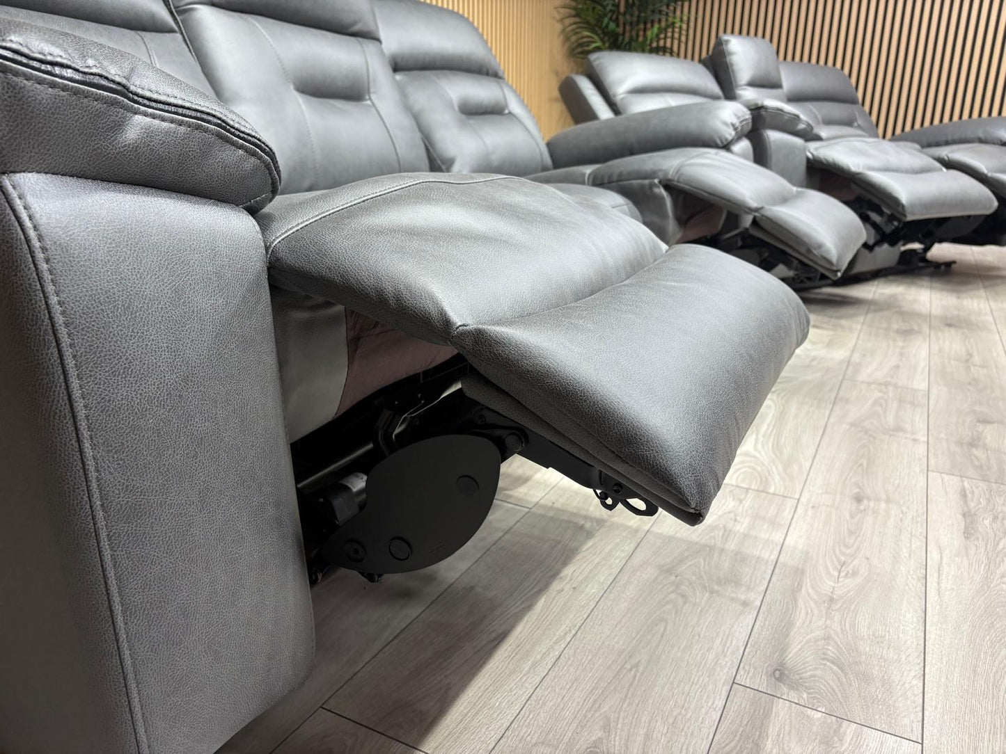 DFS Braylan 3+2 Seater Power Recliner Sofa Set with Console RRP £2498