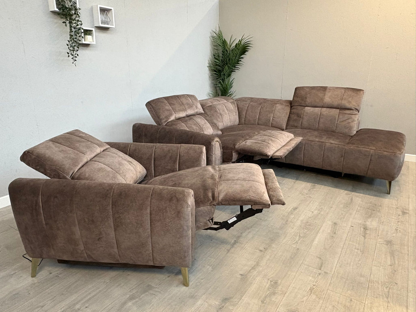 DFS Lidia Left Hand Facing Arm Open End Power Recliner Corner Sofa + Chair, RRP: £2898