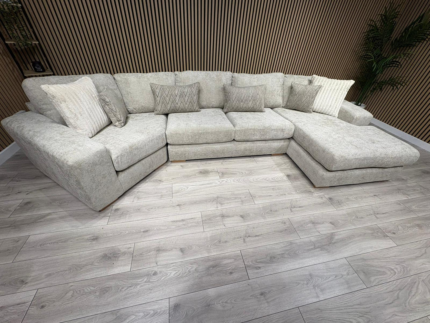 DFS Sample - Pandora RHF large Chaise Corner Sofa - RRP: £3495