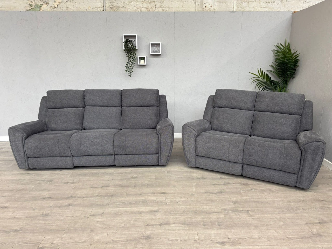 DFS Gilford 3 Seater + 2 Seater Power Recliner Sofa Set - RRP £1978