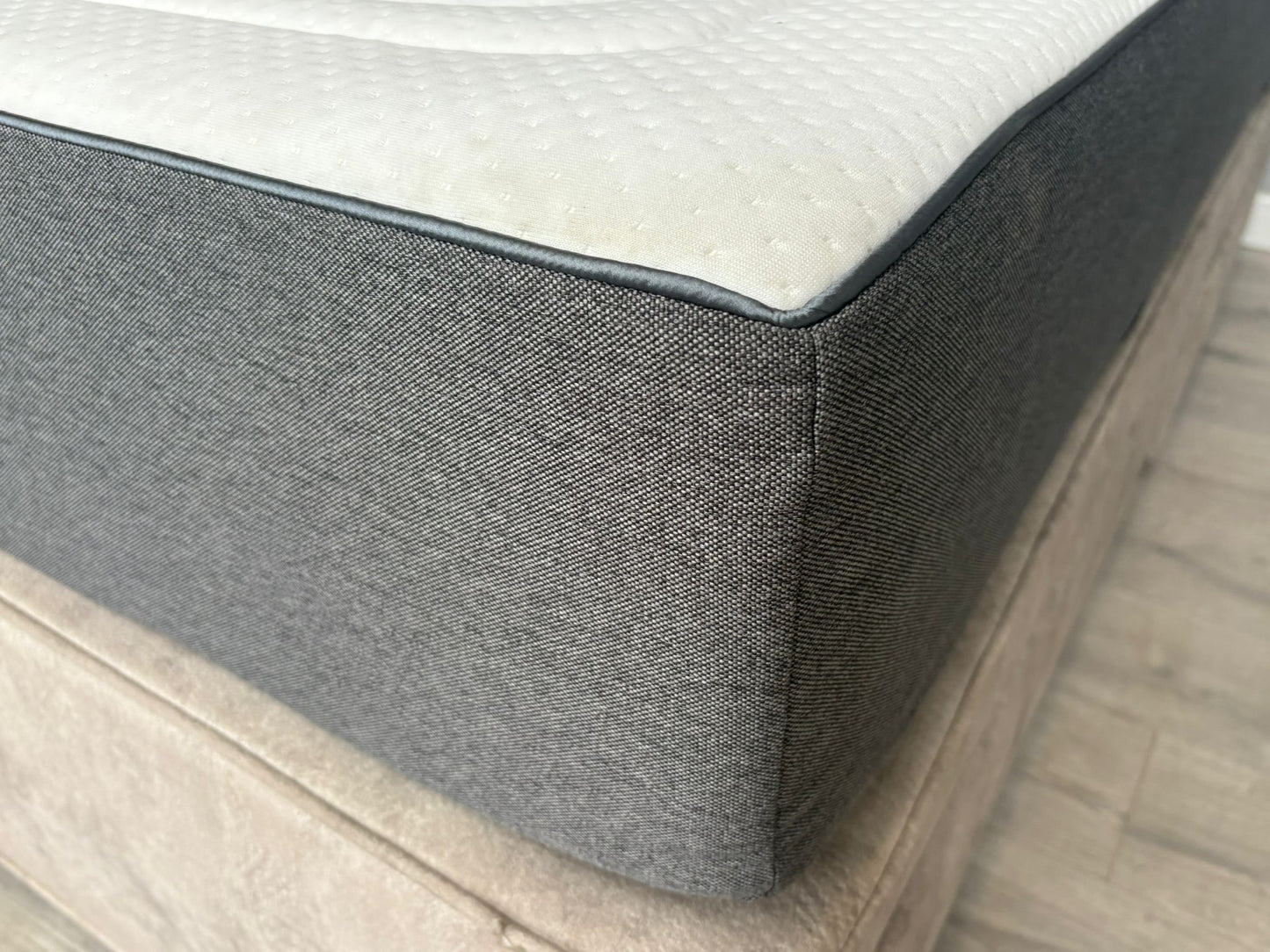 OTTY Original Hybrid 2000 Pocket Sprung 6ft Superking Mattress - RRP £899