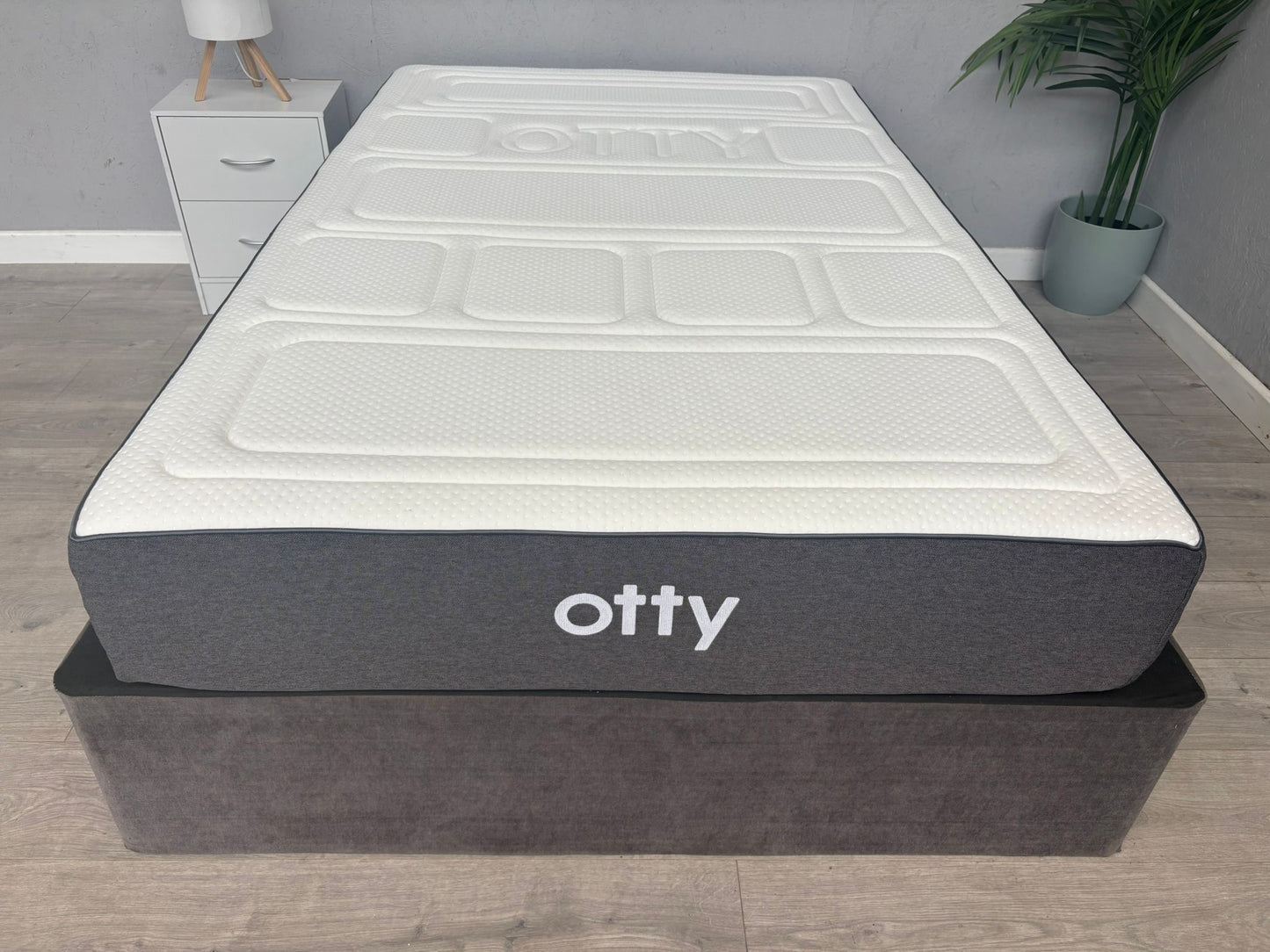 OTTY Original Hybrid 2000 Pocket Sprung 4ft Small Double Mattress - RRP £649