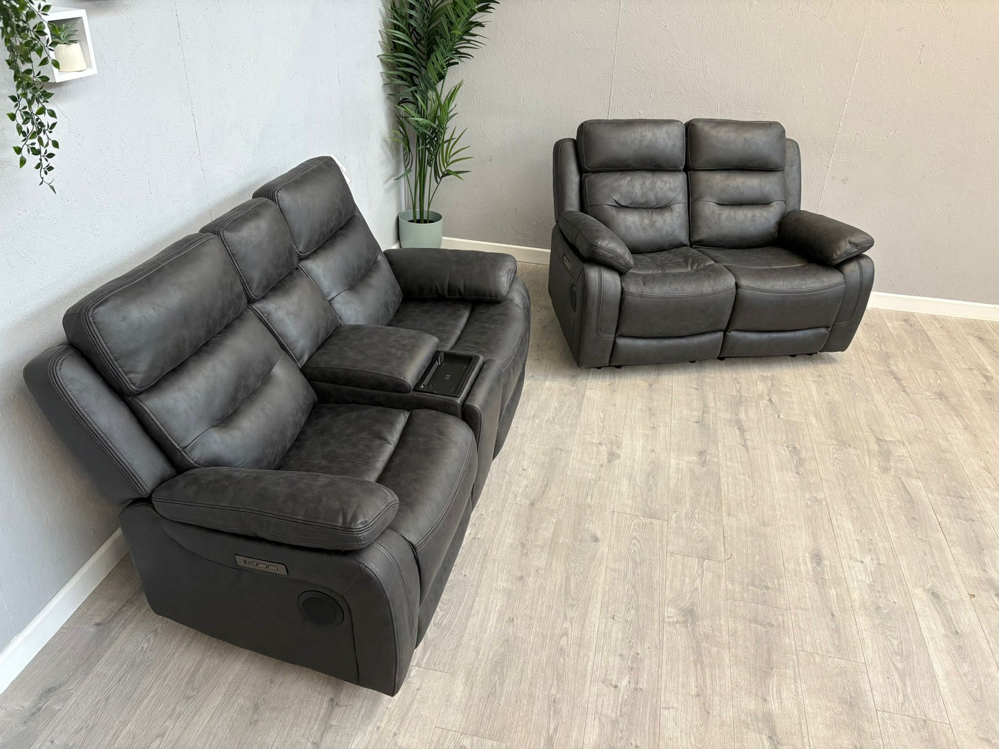 DFS Pierson 2+2 Seater Music Power Recliner Sofa Set with Console RRP £2298