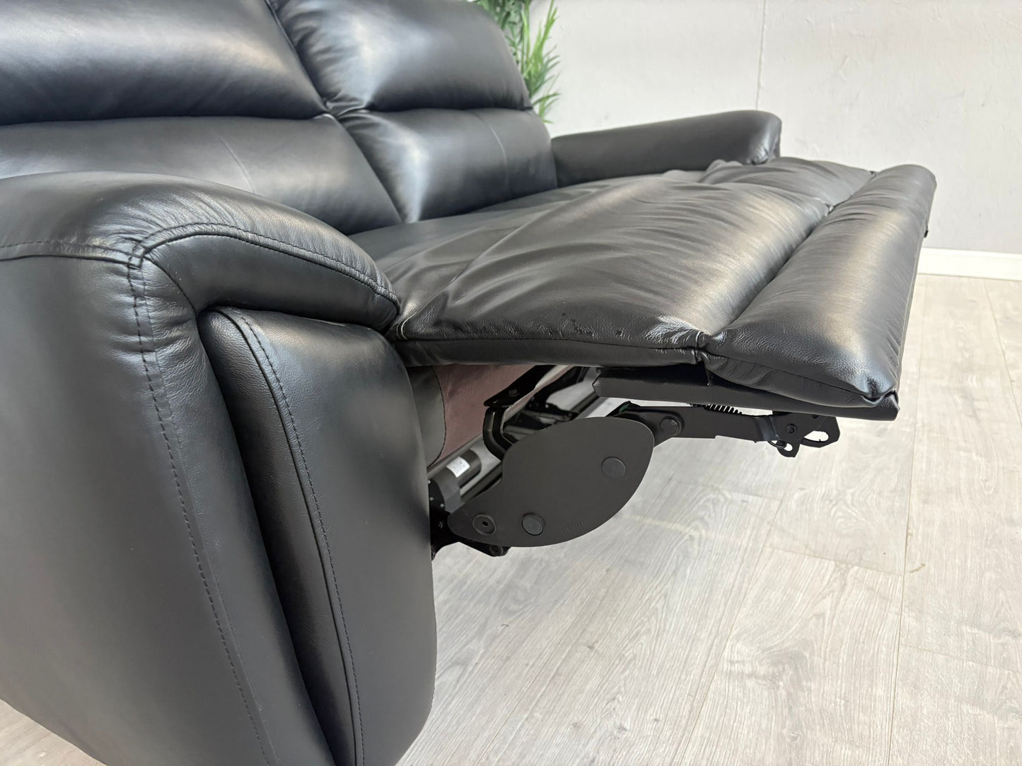 DFS Kaden Leather 3 Seater Power Recliner Sofa - RRP £1099