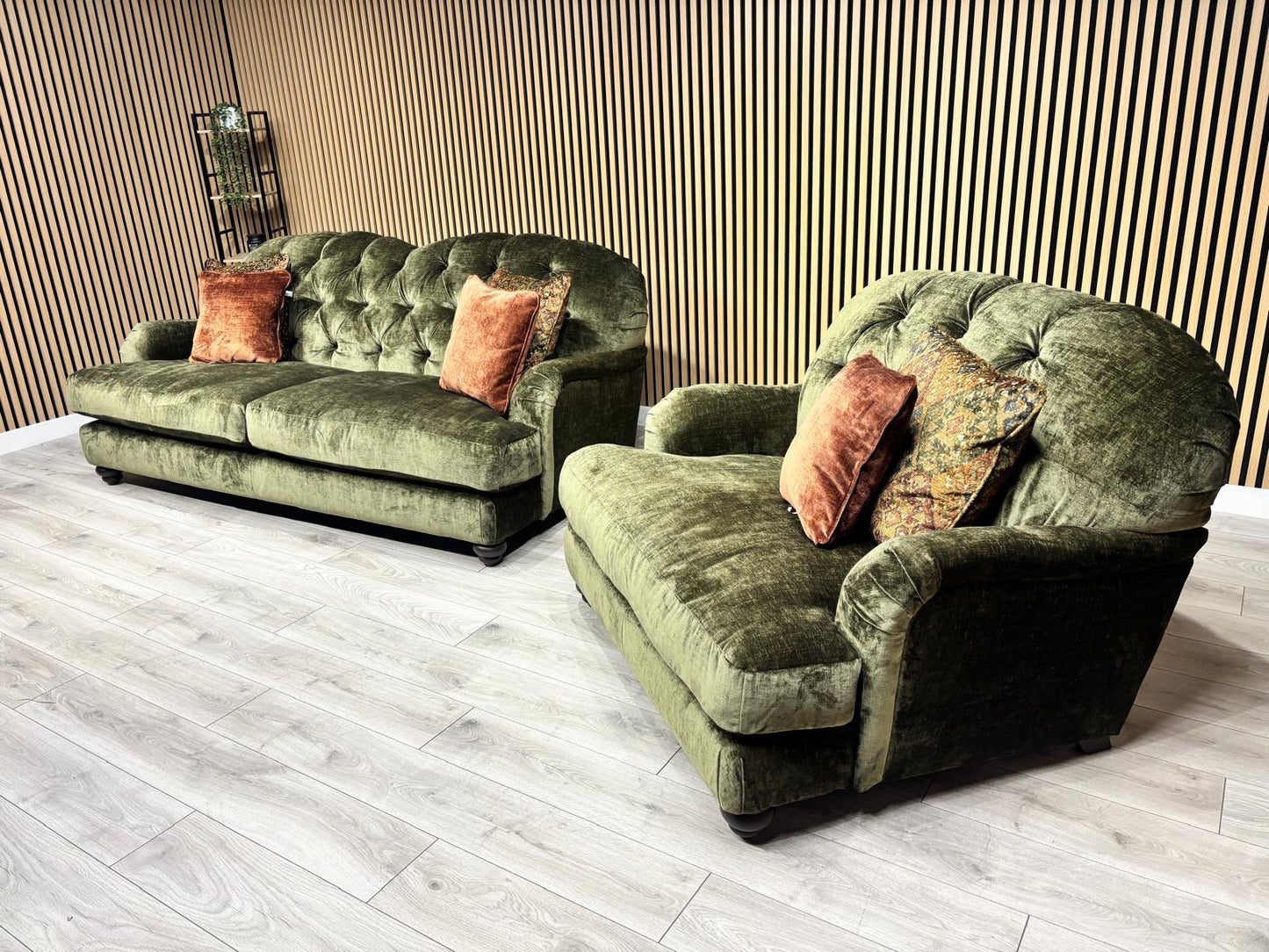 Alexander & James 4 Seater Button Back Sofa + Cuddle Chair, RRP: £3495