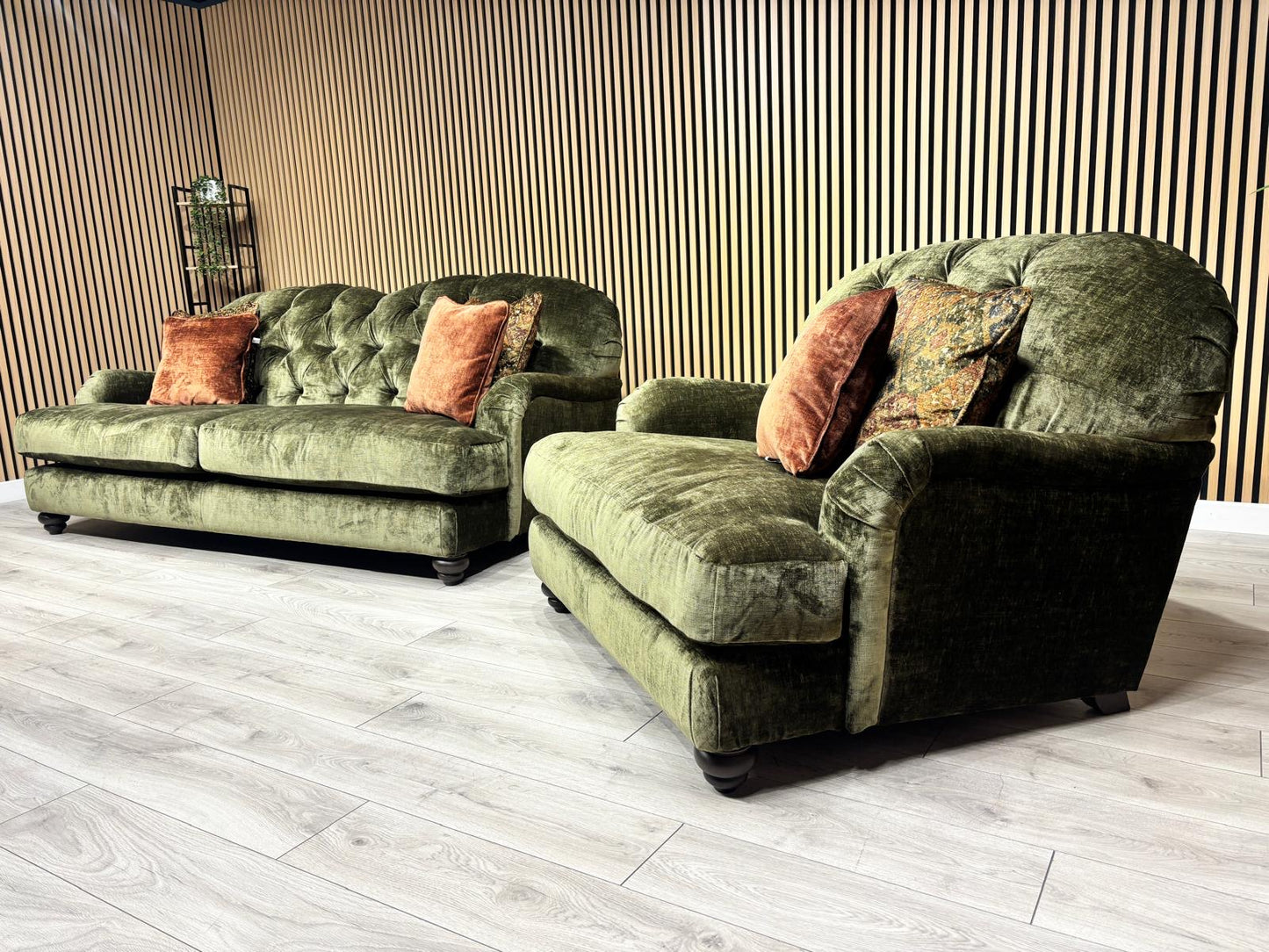 Alexander & James 4 Seater Button Back Sofa + Cuddle Chair, RRP: £3495