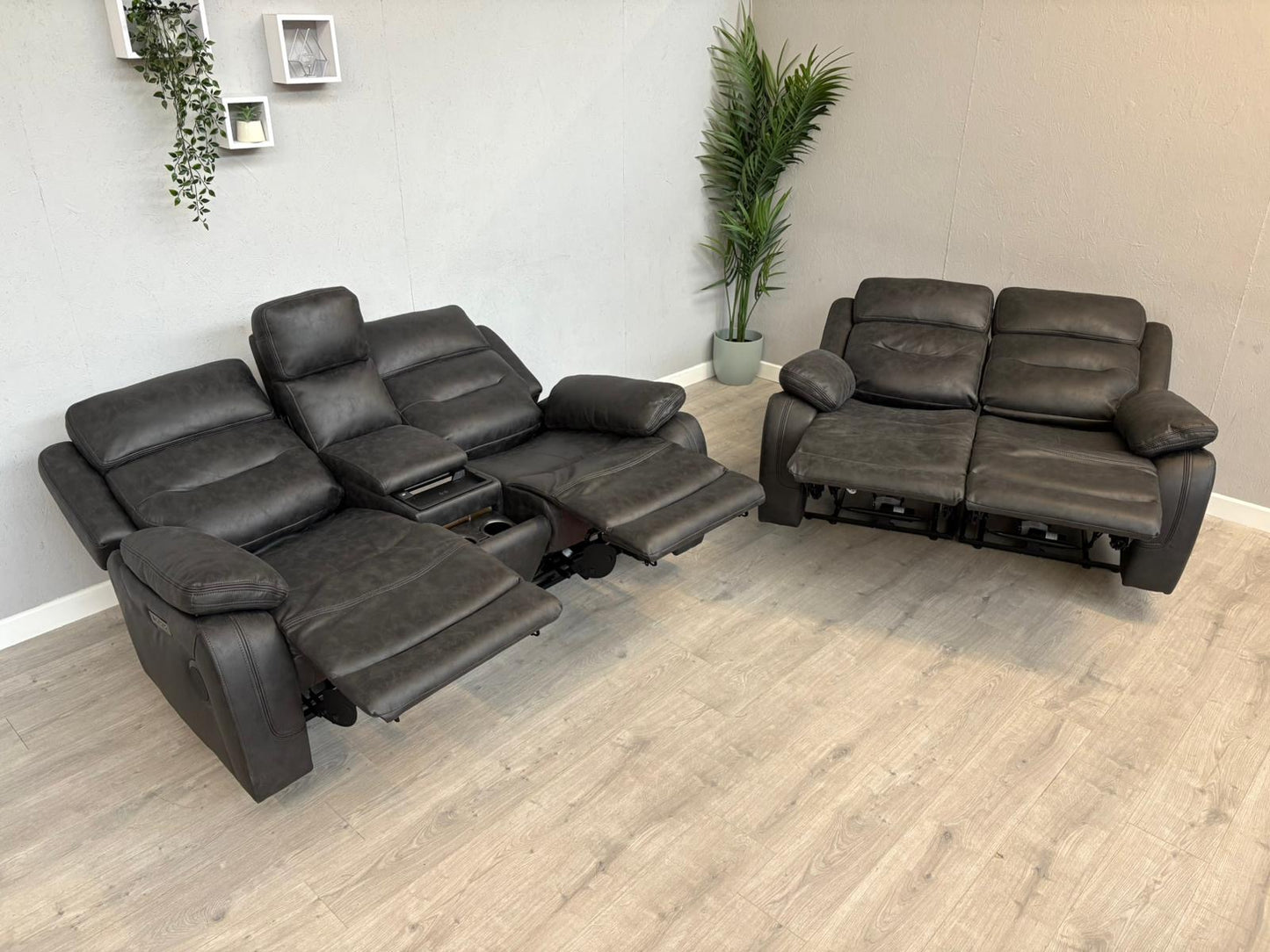 DFS Pierson 2+2 Seater Music Power Recliner Sofa Set with Console RRP £2298