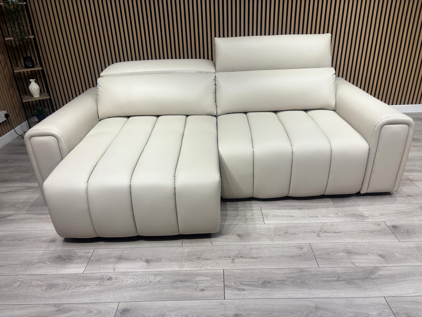 Michigan Leather 3 Seater Electric Double Chaise Cinema Sofa, RRP: £2495