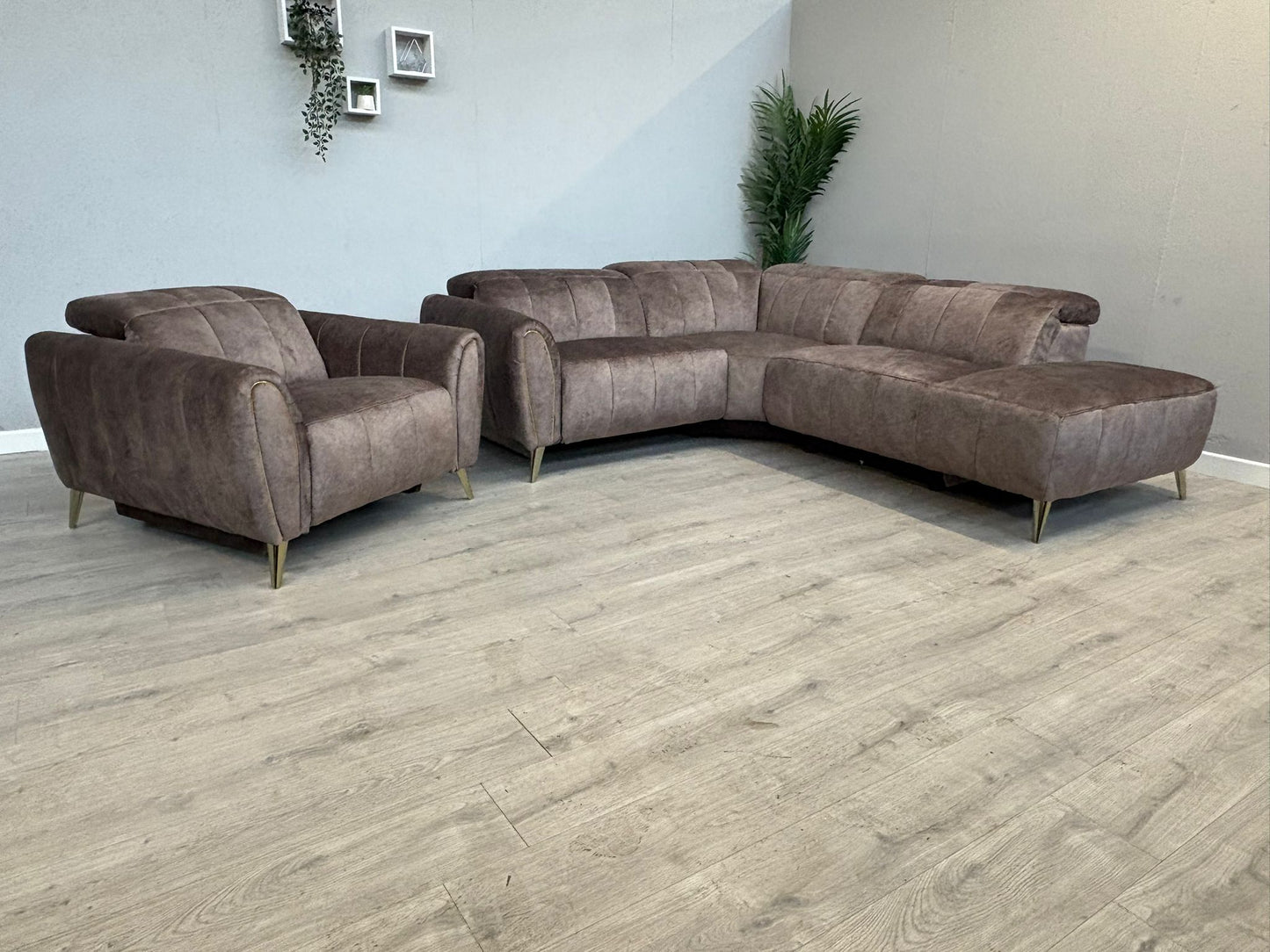 DFS Lidia Left Hand Facing Arm Open End Power Recliner Corner Sofa + Chair, RRP: £2898