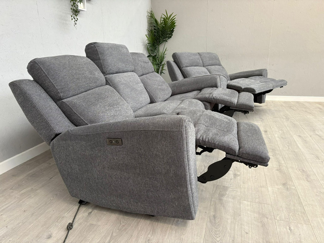 DFS Gilford 3 Seater + 2 Seater Power Recliner Sofa Set - RRP £1978