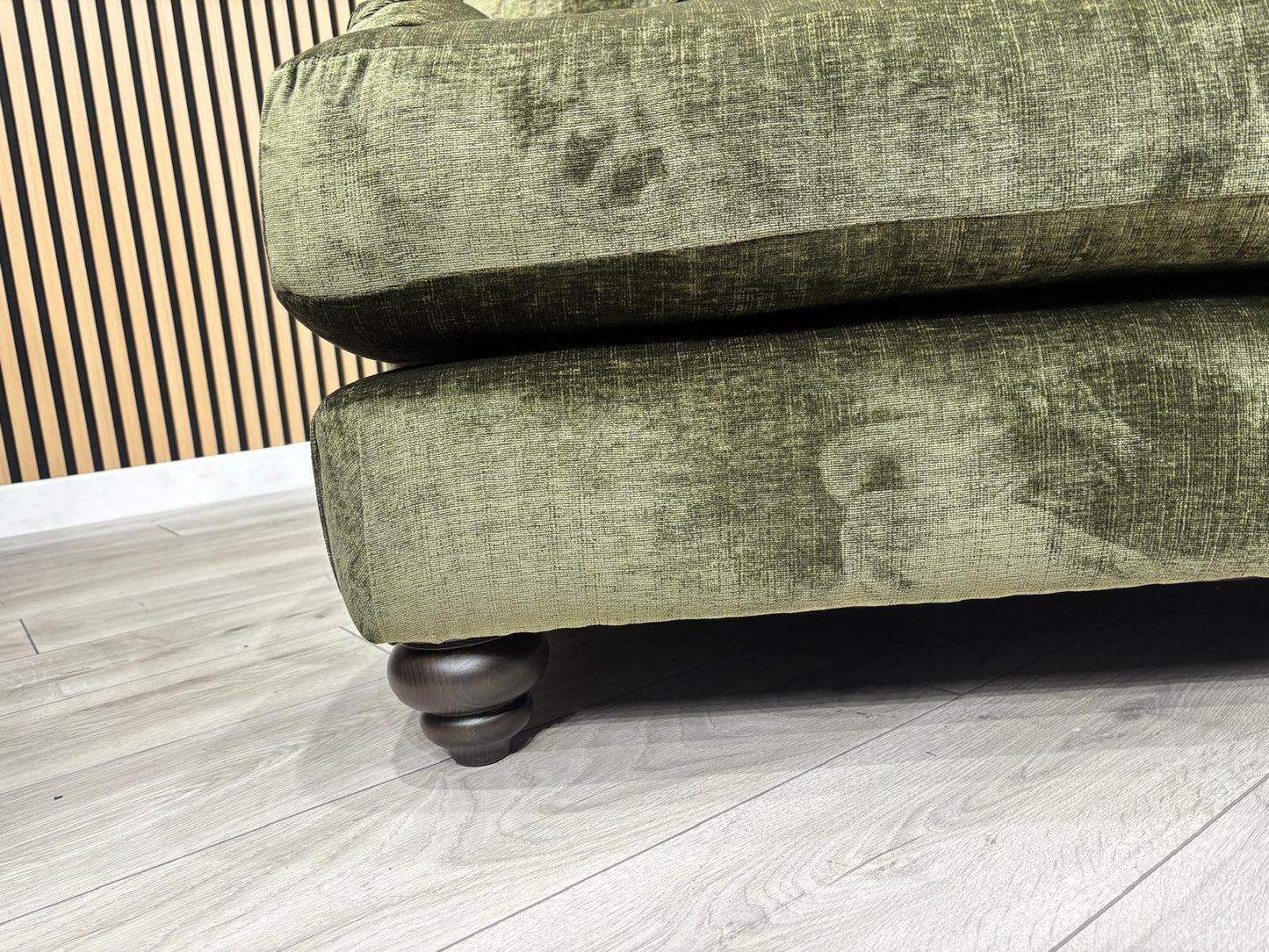 Alexander & James 4 Seater Button Back Sofa + Cuddle Chair, RRP: £3495