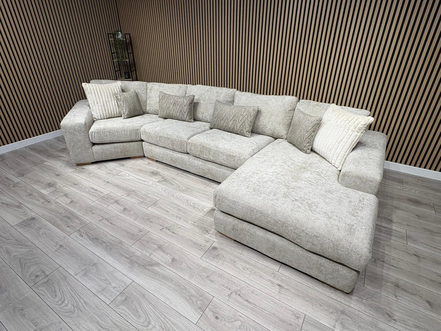 DFS Sample - Pandora RHF large Chaise Corner Sofa - RRP: £3495