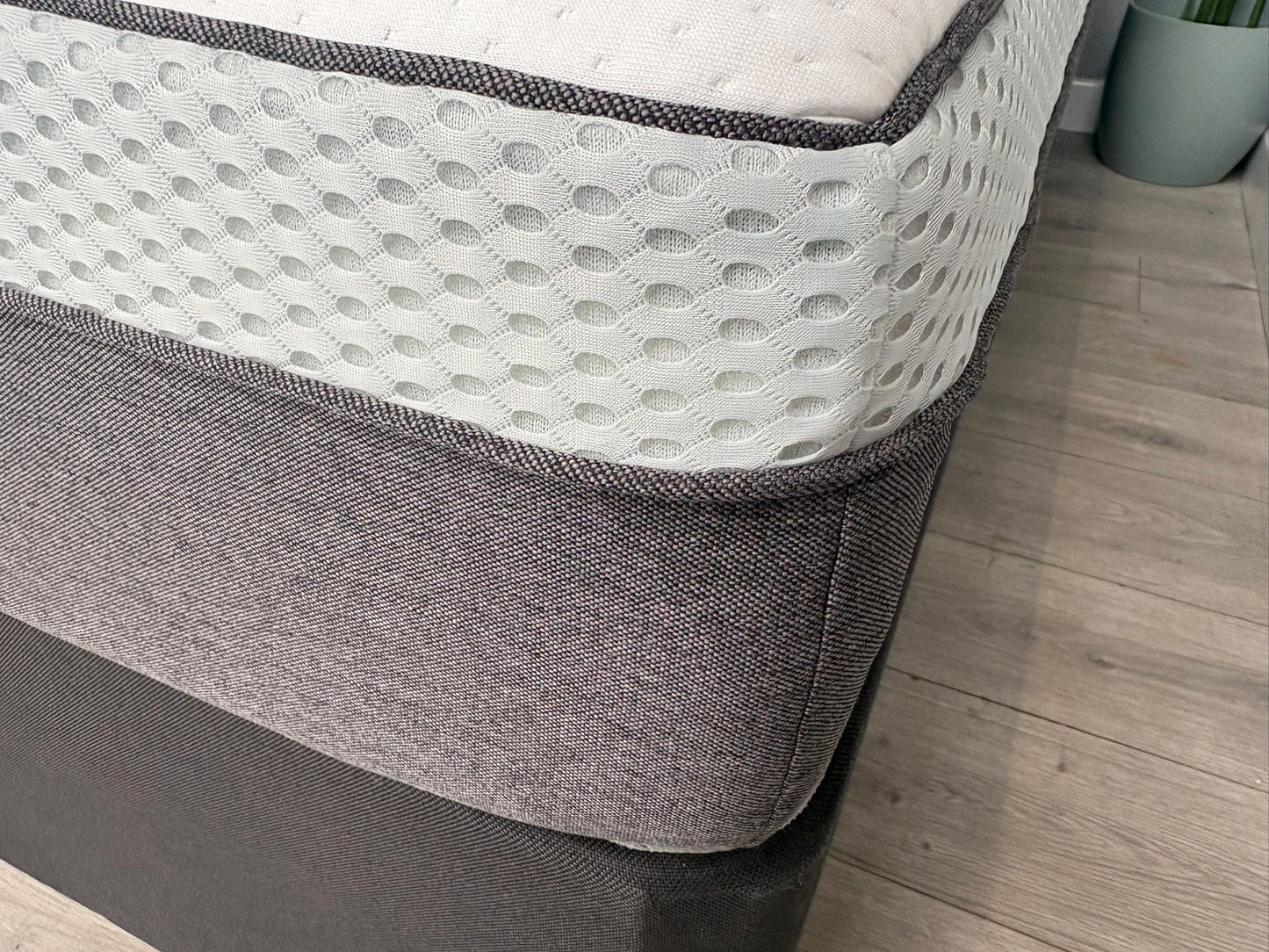OTTY Pure Hybrid Bamboo 2000 Pocket Sprung 5ft Kingsize Mattress - RRP £799