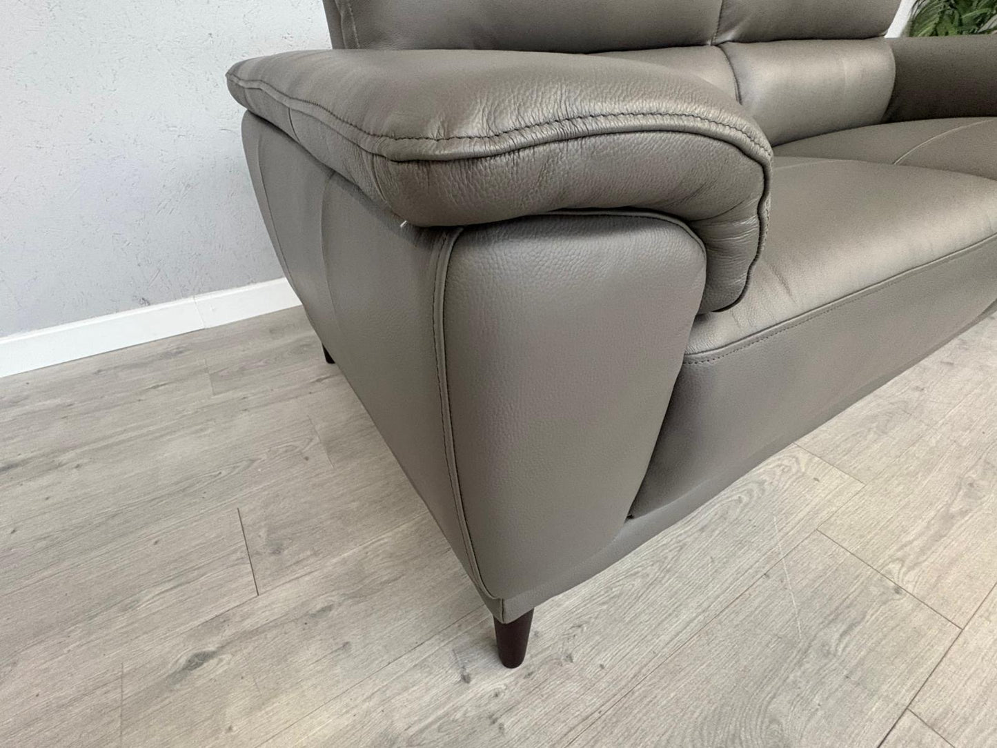 Furniture Village - Morgan 3 Seater + 2 Seater Leather Sofa Set RRP £2890