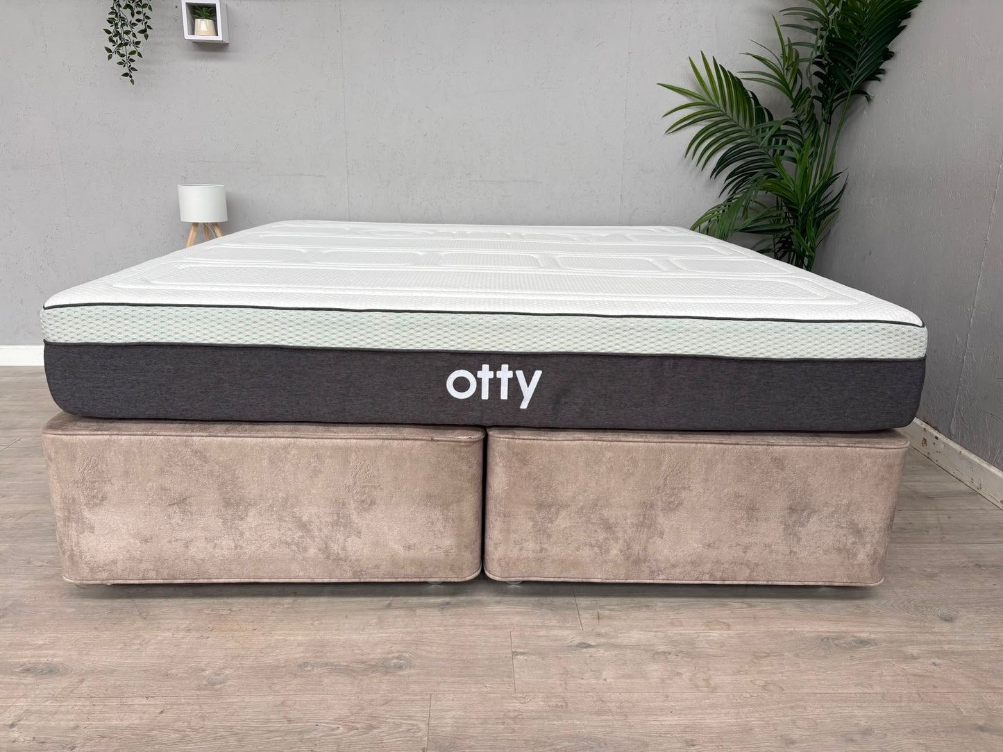 OTTY Pure Hybrid Bamboo 2000 Pocket Sprung 6ft Superking Mattress - RRP £849