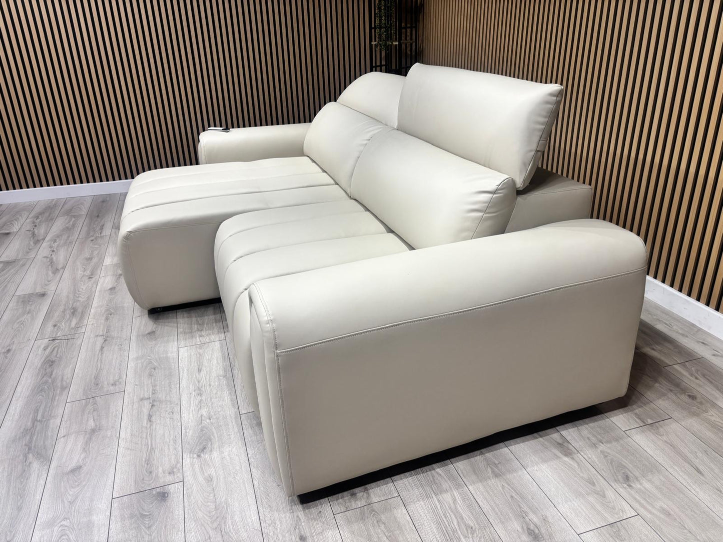 Michigan Leather 3 Seater Electric Double Chaise Cinema Sofa, RRP: £2495