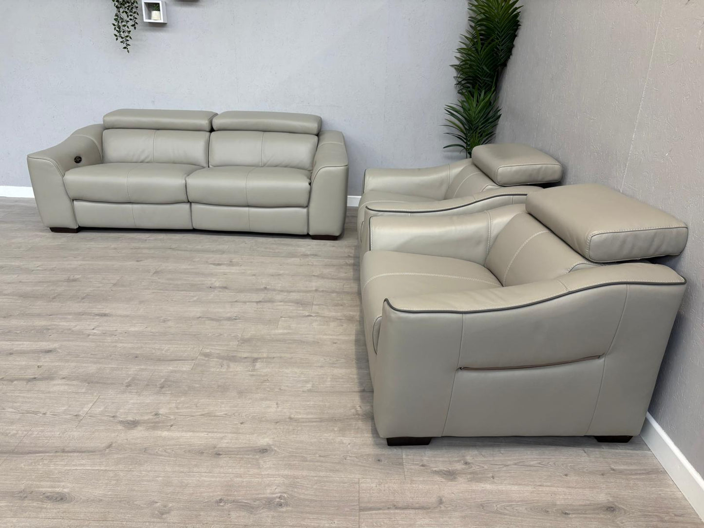 Furniture Village Elixir 3 Seater + 2 Armchairs Leather Power Recliner Sofa Set RRP £4785