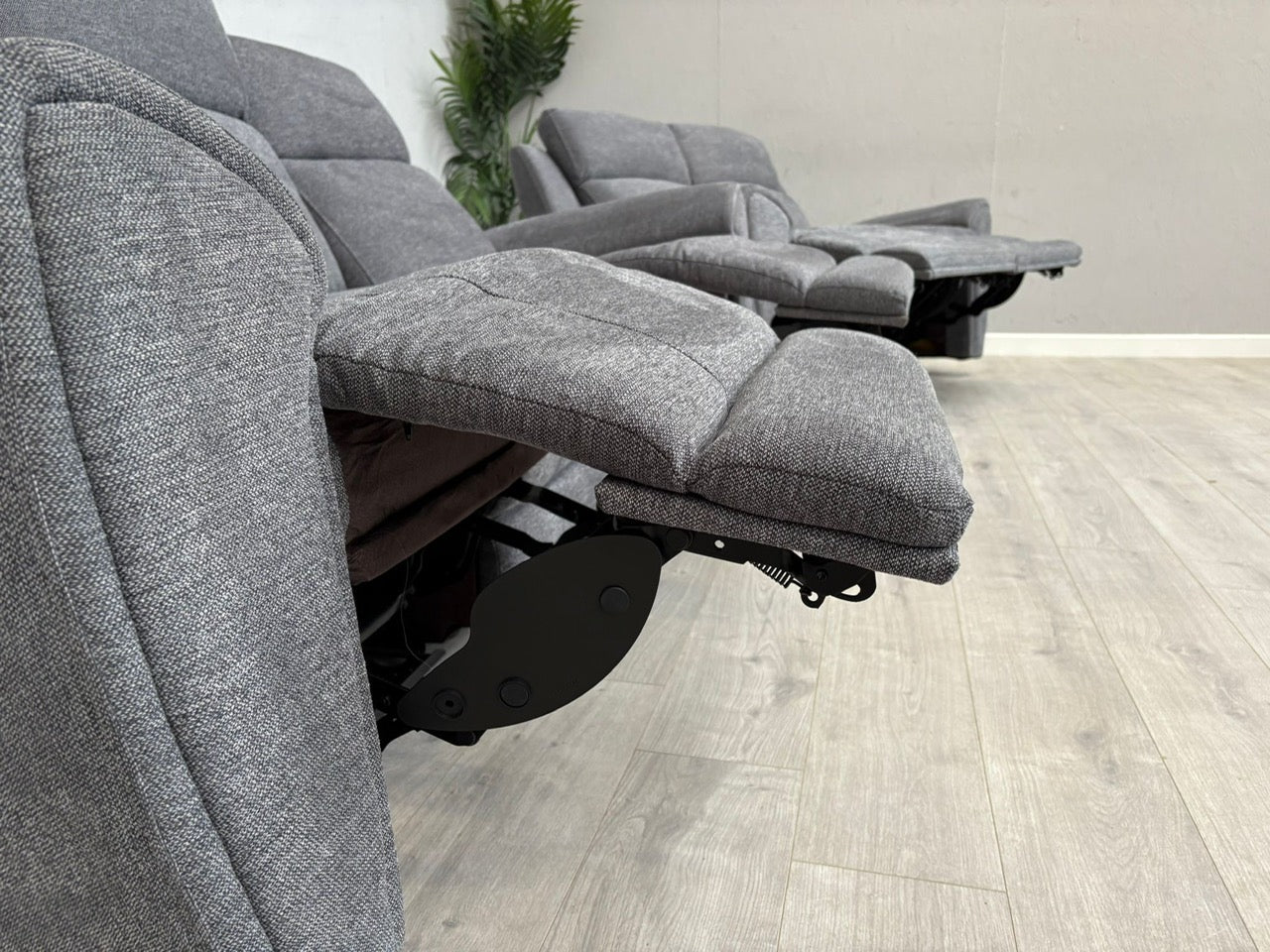 DFS Gilford 3 Seater + 2 Seater Power Recliner Sofa Set - RRP £1978