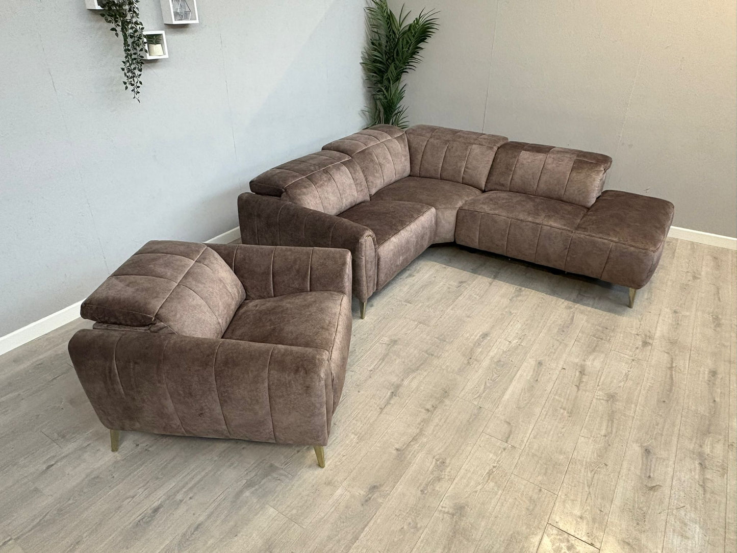 DFS Lidia Left Hand Facing Arm Open End Power Recliner Corner Sofa + Chair, RRP: £2898