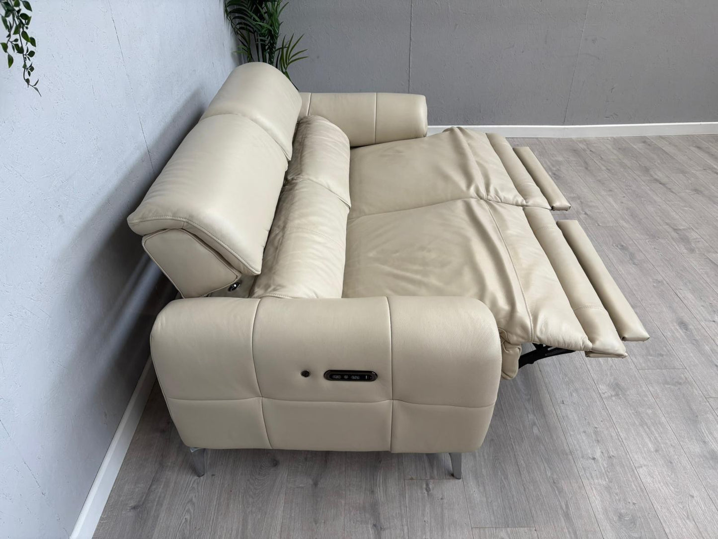 Furniture Village Vino Leather 3 Seater Power Recliner Sofa with Power Headrests - RRP £2595
