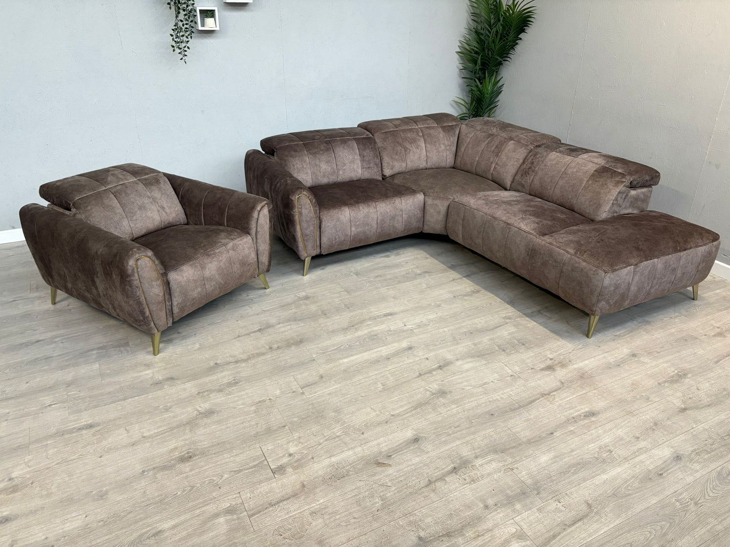 DFS Lidia Left Hand Facing Arm Open End Power Recliner Corner Sofa + Chair, RRP: £2898