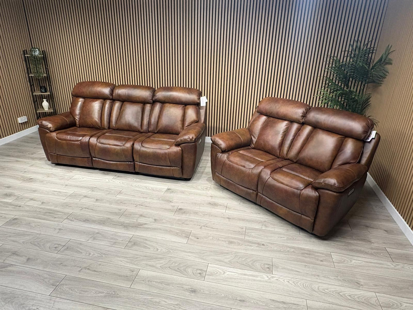 DFS Bravado Leather 3 Seater + 2 Seater Sofa Set, Power Recliners RRP: £3898