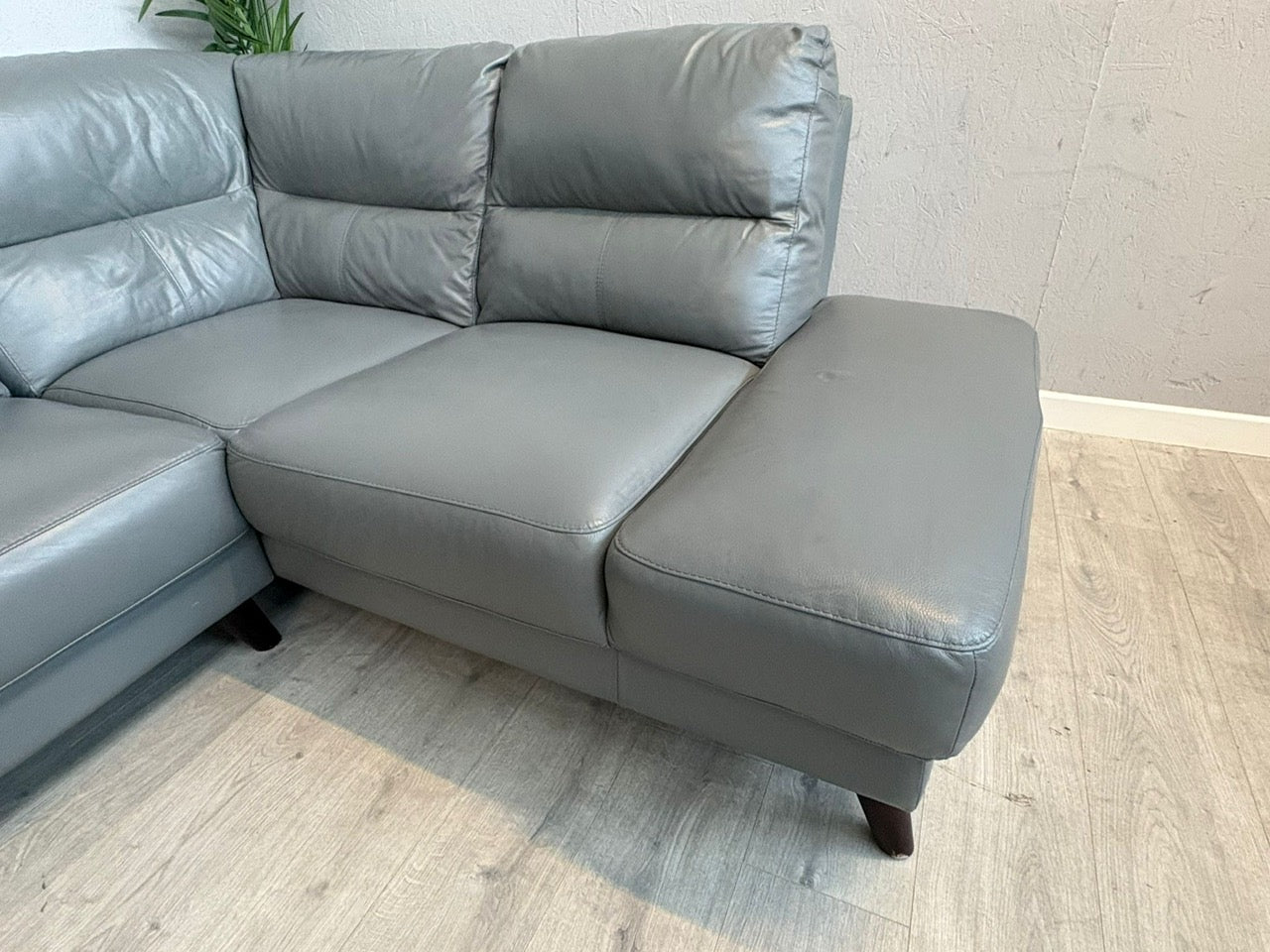 DFS - Leather Chaise End Corner Sofa - RRP £1999